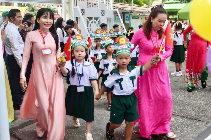 Trường tiểu học Lương Thế Vinh hướng tới đưa tiếng Anh thành ngôn ngữ thứ hai - Ảnh 5.