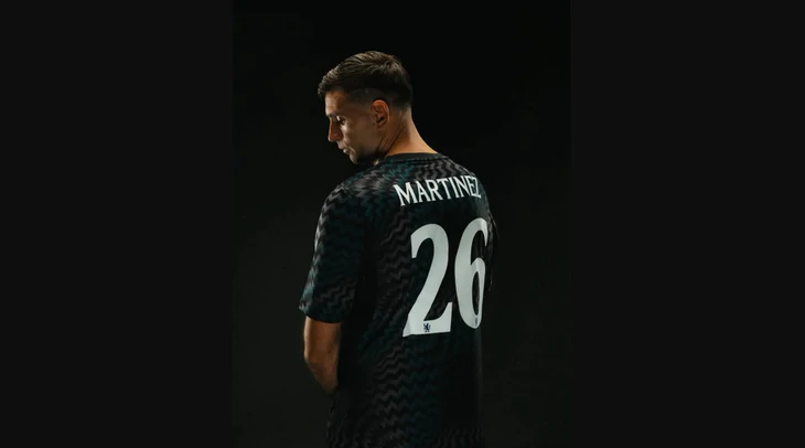 Chelsea phải ‘bù đắp’ cho fan chỉ sau 1 trận của thủ môn Martinez - Ảnh 1.