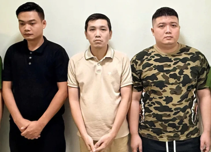 Triệu tập 3 người liên quan vụ xe cứu thương thu hơn 9 triệu đồng của người nhà bệnh nhân - Ảnh 1.