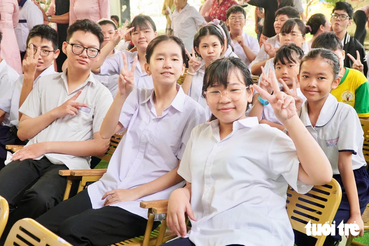 Bí thư Trần Lưu Quang, chủ tịch Nguyễn Văn Được dự lễ khai giảng tại Trường THPT Trần Khai Nguyên - Ảnh 20.