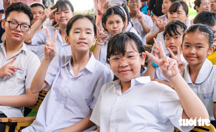 Tiếng trống khai giảng trong "thế giới đặc biệt" - Ảnh 1.