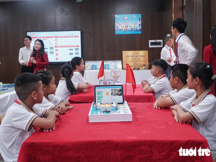 Xã đảo duy nhất ở Hà Nội lần đầu tiên có trường THPT, học sinh hết cảnh phải nghỉ học khi mưa lũ - Ảnh 8.