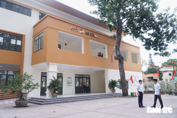 Xã đảo duy nhất ở Hà Nội lần đầu tiên có trường THPT, học sinh hết cảnh phải nghỉ học khi mưa lũ - Ảnh 10.
