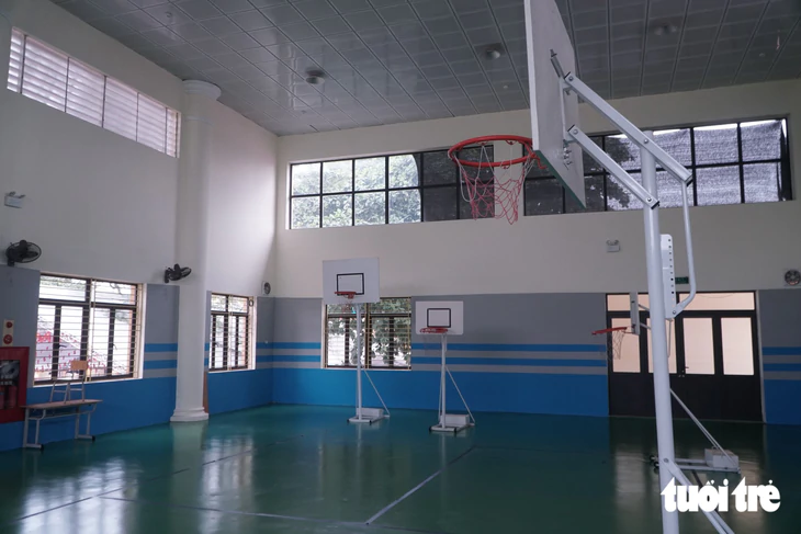 Xã đảo duy nhất ở Hà Nội lần đầu tiên có trường THPT, học sinh hết cảnh phải nghỉ học khi mưa lũ - Ảnh 12.