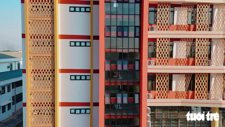 Xã đảo duy nhất ở Hà Nội lần đầu tiên có trường THPT, học sinh hết cảnh phải nghỉ học khi mưa lũ - Ảnh 15.