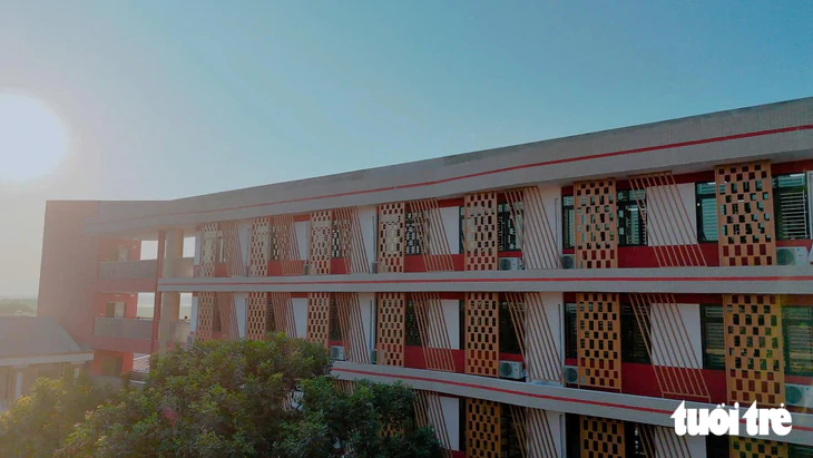 Xã đảo duy nhất ở Hà Nội lần đầu tiên có trường THPT, học sinh hết cảnh phải nghỉ học khi mưa lũ - Ảnh 16.