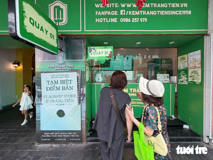 Cửa hàng kem 35 Tràng Tiền đóng cửa vì hợp đồng thuê nhà hết hạn - Ảnh 1.