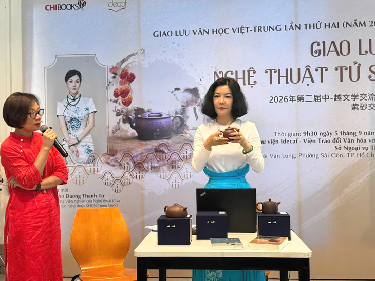 Nhà thơ Dương Thanh Từ giao lưu thơ ca và nghệ thuật tử sa tại TP.HCM - Ảnh 1.