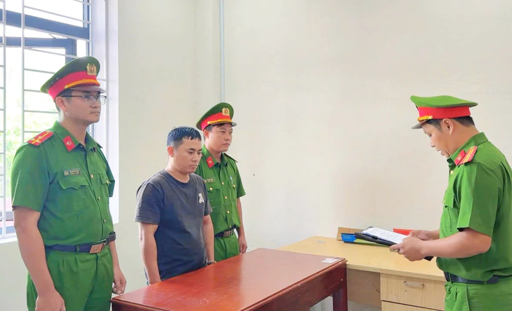 Bắt người dùng dao rọc giấy đâm tình địch thương tích ở Đắk Lắk - Ảnh 1.