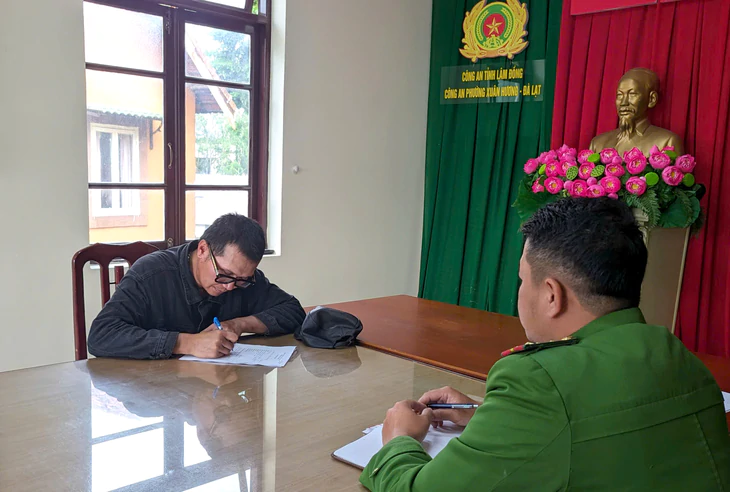 Người đàn ông đánh chó dã man ở Đà Lạt bị phạt 2 triệu đồng - Ảnh 2.