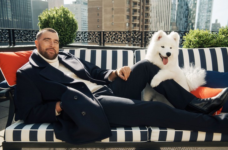 Travis Kelce đưa 'con cưng' của Taylor Swift vào chiến dịch thời trang của Tommy Hilfiger - Ảnh 1.