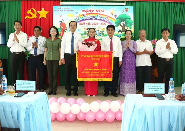 Bí thư Trần Lưu Quang, chủ tịch Nguyễn Văn Được dự lễ khai giảng tại Trường THPT Trần Khai Nguyên - Ảnh 10.