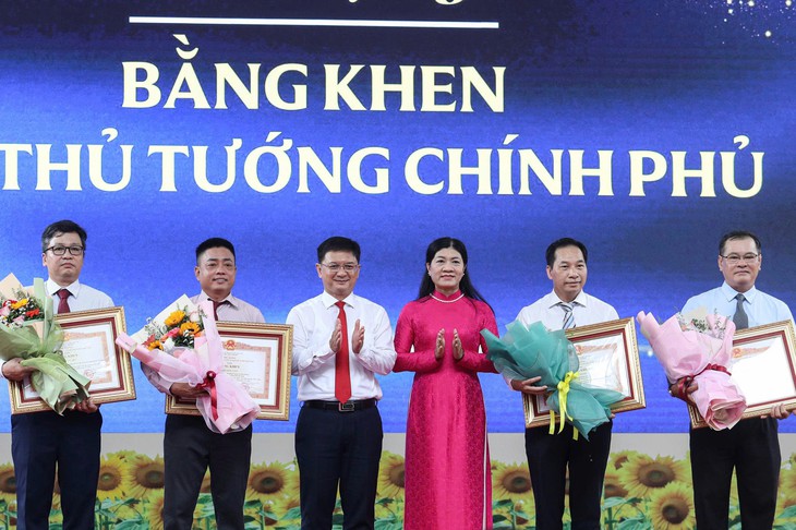 Lễ khai giảng ở ngôi trường TP.HCM có số học sinh giỏi Quốc gia cao nhất nước, hơn 40 học sinh tuyển thẳng vào đại học   - Ảnh 3.