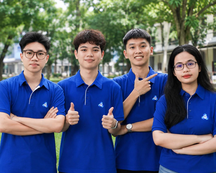 Bốn thủ khoa Trường đại học Bách khoa TP.HCM cùng đạt điểm 10 môn toán - Ảnh 1.