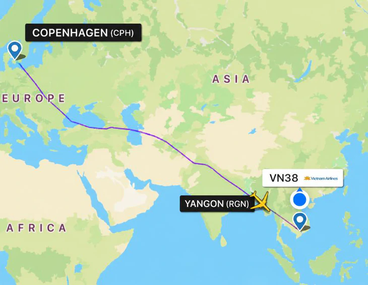 Vietnam airlines chuyển hướng khẩn cấp khi Sản phụ sinh con trên không - Ảnh 1.