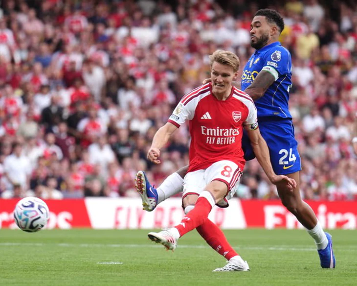 Arsenal đánh bại Chelsea, giữ mạch toàn thắng ở Premier League - Ảnh 2.