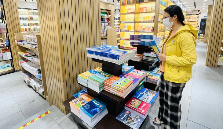 228 triệu bản sách giáo khoa đã phát hành, một số nơi thiếu cục bộ - Ảnh 1.