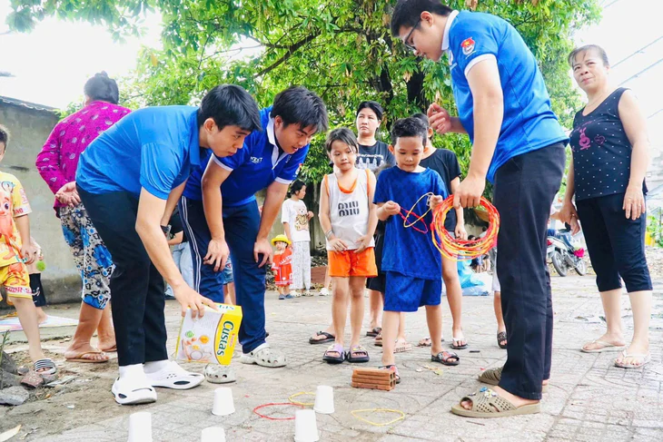 Công nhân trao giọt máu, chủ nhà trọ gieo nghĩa tình - Ảnh 8.