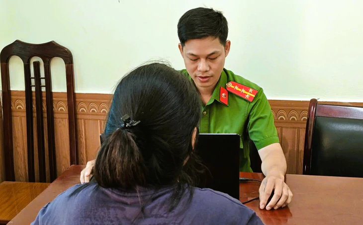 Đăng tin xúc phạm người khác lên mạng xã hội, người phụ nữ bị phạt hơn 6 triệu đồng - Ảnh 1.
