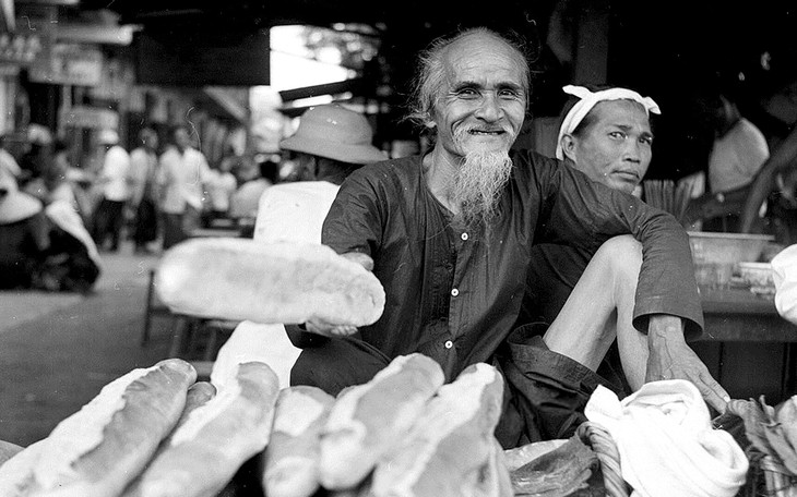 Bánh mì Thành Cổ ngon ra sao mà mỗi người chỉ được mua 3 ổ? - Ảnh 2.