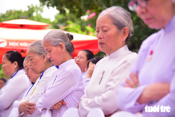 Họ đạo Cao Đài Chợ Lớn cầu siêu cho anh hùng liệt sĩ tại công viên Lê Thị Riêng - Ảnh 12.