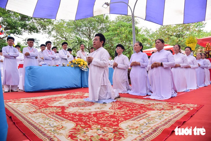 Họ đạo Cao Đài Chợ Lớn cầu siêu cho anh hùng liệt sĩ tại công viên Lê Thị Riêng - Ảnh 9.