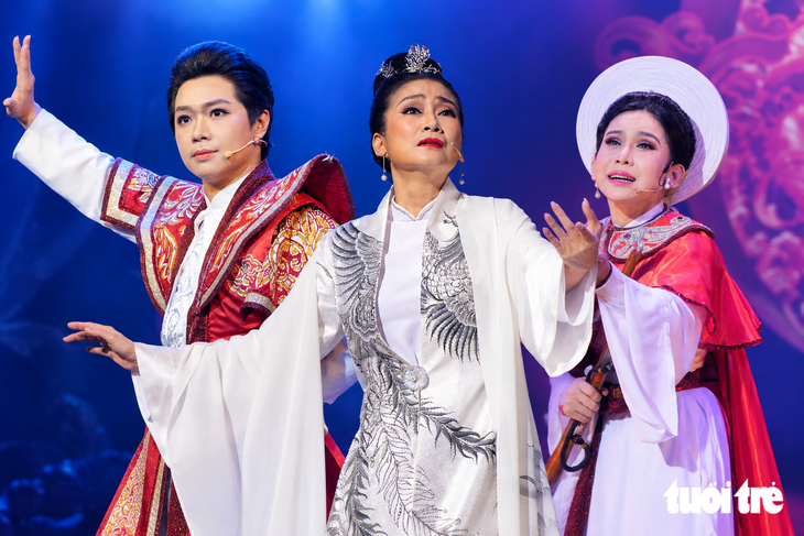 Ba năm, nghệ sĩ nhớ soạn giả Lê Duy Hạnh - Ảnh 1.