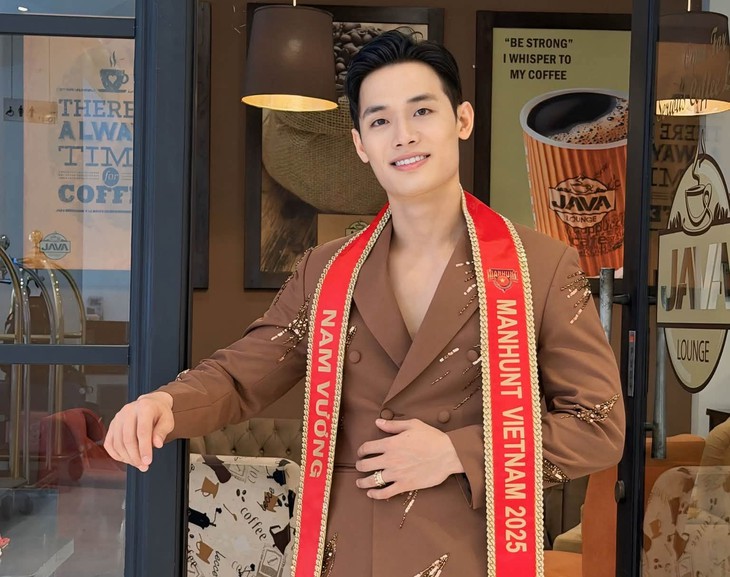 Trần Tiến Dũng khoác long bào triều Nguyễn, mang văn hóa Việt đến Manhunt International 2026 - Ảnh 5.