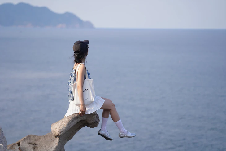 Giải mã ‘mỏm đá tử thần’ đang gây sốt ở Khánh Hòa - Ảnh 1.