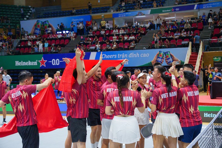 Quang Dương xuất sắc không thể giúp Việt Nam tạo bất ngờ trước Mỹ trong trận chung kết Pickleball World Cup - Ảnh 1.