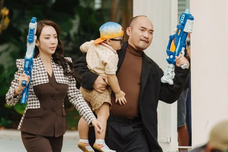 Điều đáng lo sau cú ngã của Hộ linh tráng sĩ - Ảnh 2.