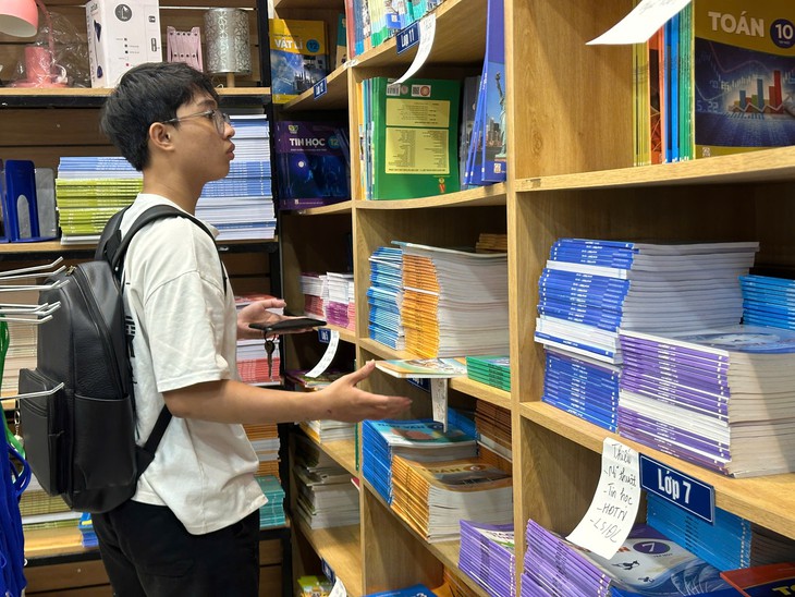 228 triệu bản sách giáo khoa đã phát hành, một số nơi thiếu cục bộ - Ảnh 2.