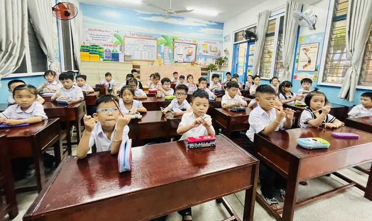 Hiệu trưởng 'siêu trường' hơn 10.500 học sinh, 287 lớp - Ảnh 2.