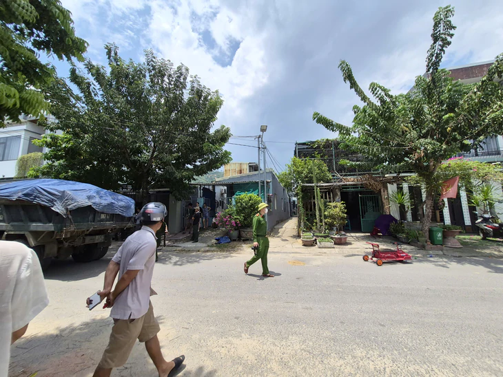 Bé 5 tuổi tử vong khi chạy xe điện tự chế: Giật mình, đồ chơi nhưng không còn là 'đồ chơi' - Ảnh 2.