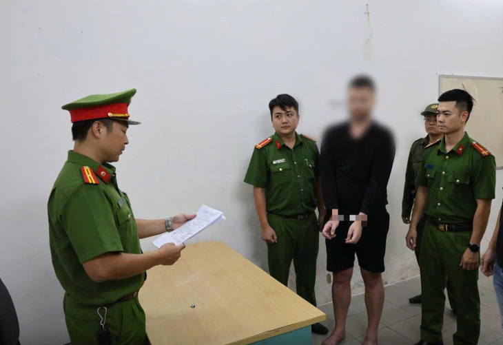 Đà Nẵng mở cao điểm kiểm tra người nước ngoài lưu trú, xử phạt 689 triệu đồng - Ảnh 1.