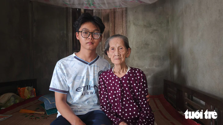 Tân sinh viên ĐH Huế: Luôn nhớ ngày mẹ nằm xuống trước cổng trường nên tôi không bỏ học - Ảnh 1.