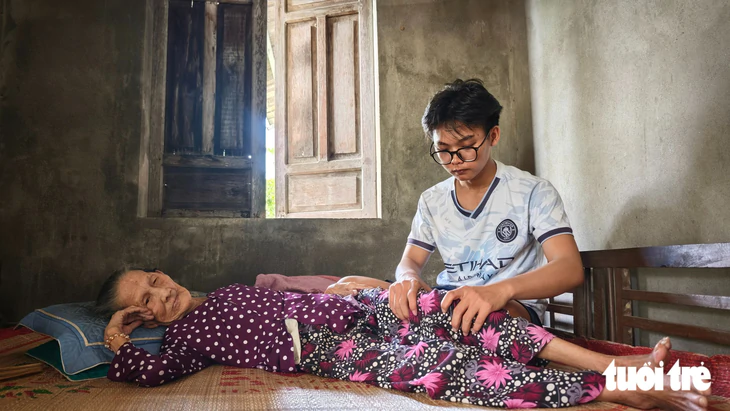 Tân sinh viên ĐH Huế: Luôn nhớ ngày mẹ nằm xuống trước cổng trường nên tôi không bỏ học - Ảnh 3.