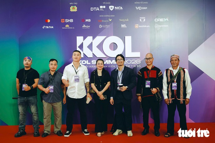Họi nghị KOL toàn quốc: Anh Đức, Trương Đình Hoàng nói về trách nhiệm của người có ảnh hưởng - Ảnh 2.