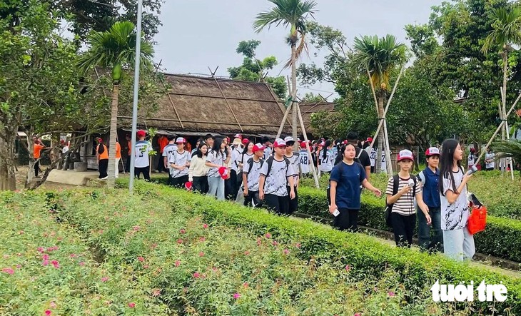 Tưởng niệm 84 năm ngày Tổng Bí thư Lê Hồng Phong hy sinh - Ảnh 2.