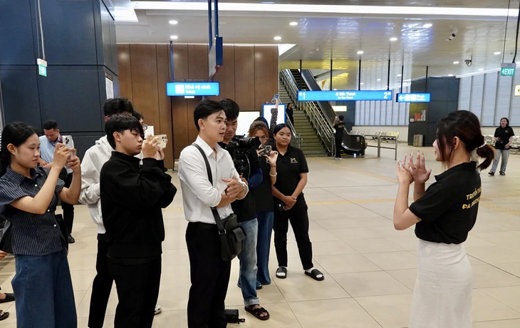 Hiệu trưởng Trường ĐH Cửu Long: Chương trình Làm báo cùng Tuổi Trẻ thiết thực, bổ ích cho sinh viên - Ảnh 3.