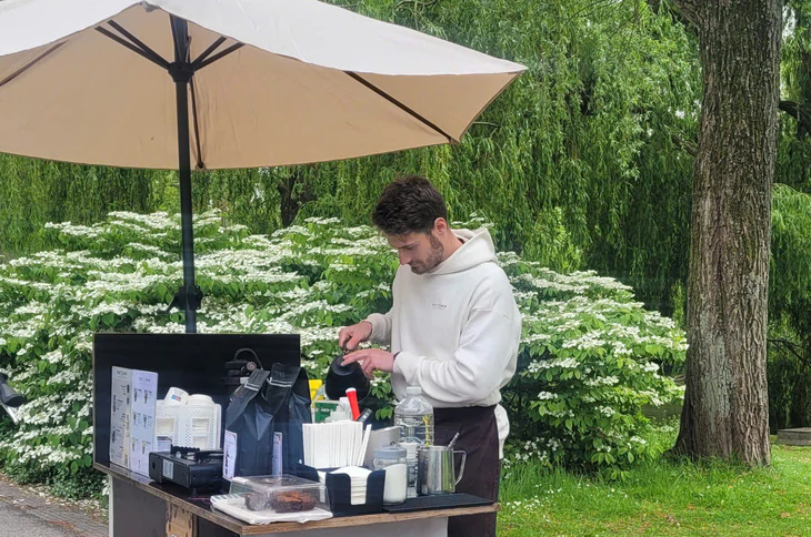 Cà phê Robusta Việt, vỉa hè Việt…ở Amsterdam - Ảnh 1.