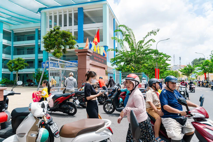 Bán trú ở TP.HCM: Vì sao trường này than khó, trường kia vẫn làm được? - Ảnh 2.