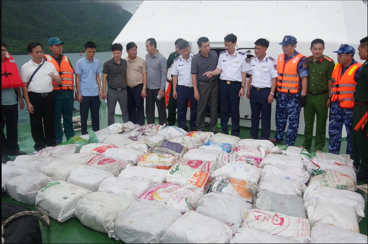 Phá đường dây vận chuyển ma túy trên biển, thu giữ hơn 1,1 tấn ma túy tổng hợp - Ảnh 2.