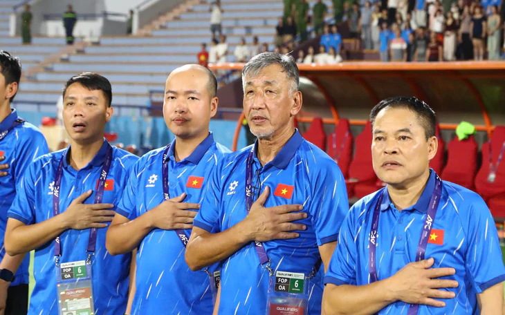 Đội trưởng tuyển U20 Việt Nam xin lỗi lứa U17 - Ảnh 3.