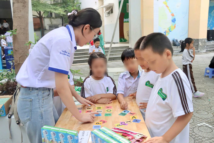 Cha mẹ có thể làm gì khi con lỡ sa vào hội nhóm độc hại? - Ảnh 3.