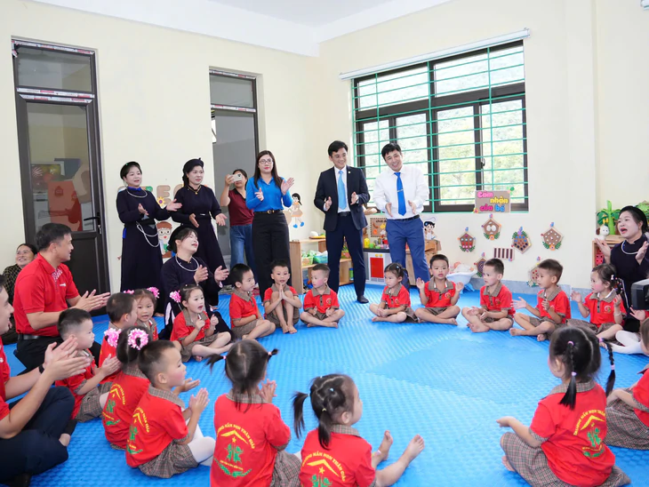 Từ học bổng đến trường vùng cao, hành trình đầu tư cho giáo dục của Bảo Việt - Ảnh 4.