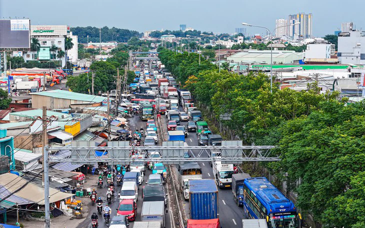 Vụ cấm xe tải 'từ sáng đến tối' ở Đồng Nai: Xem xét cấp phép cho xe của doanh nghiệp trên tuyến - Ảnh 3.