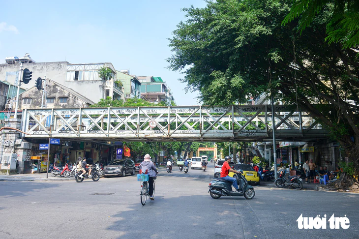 Hình ảnh 127 vòm cầu Phùng Hưng 'về với' Hà Nội, chờ ngày khoác áo mới - Ảnh 4.