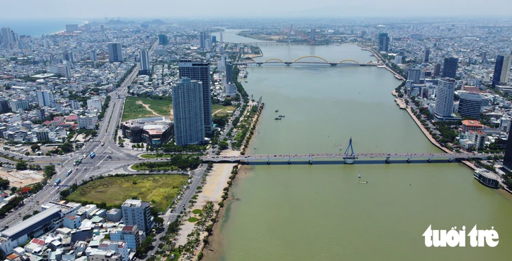Đà Nẵng: Làm nút giao thông phía Tây cầu Rồng, nghiên cứu đầu tư cầu mới qua sông Hàn - Ảnh 2.