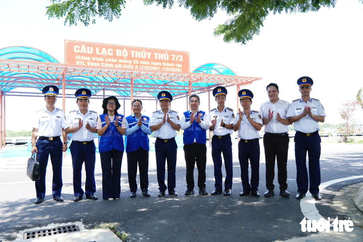 TP.HCM trao loạt công trình trị giá 3,9 tỉ đồng chăm lo cán bộ, chiến sĩ làm nhiệm vụ biển đảo - Ảnh 4.